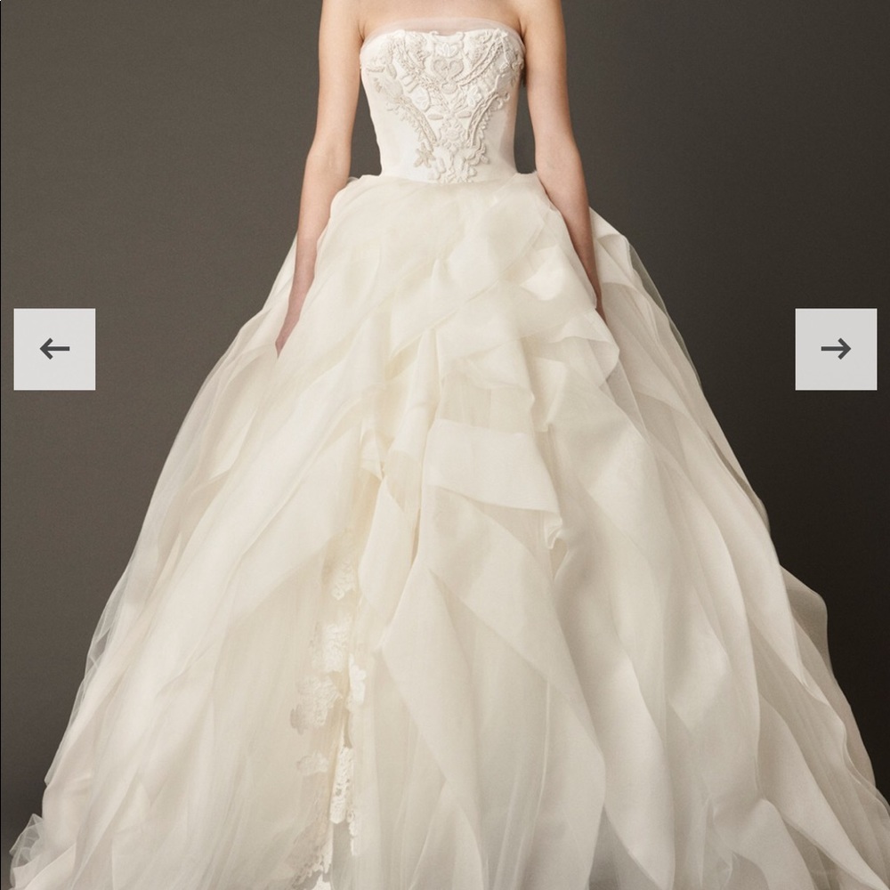 Vera wang liesel wedding gown